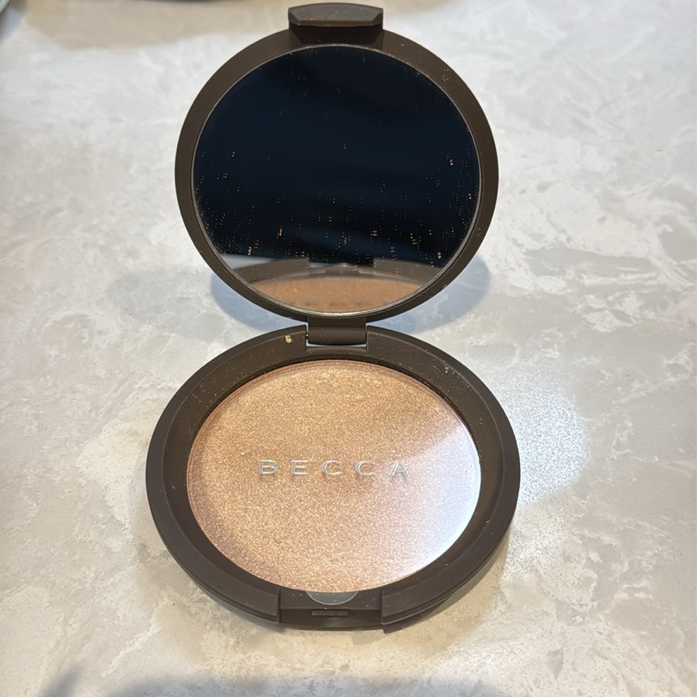 Becca Shimmering Skin Powder - Opal